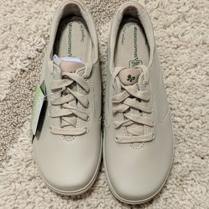 Grasshopper Women stretch plus sneaker